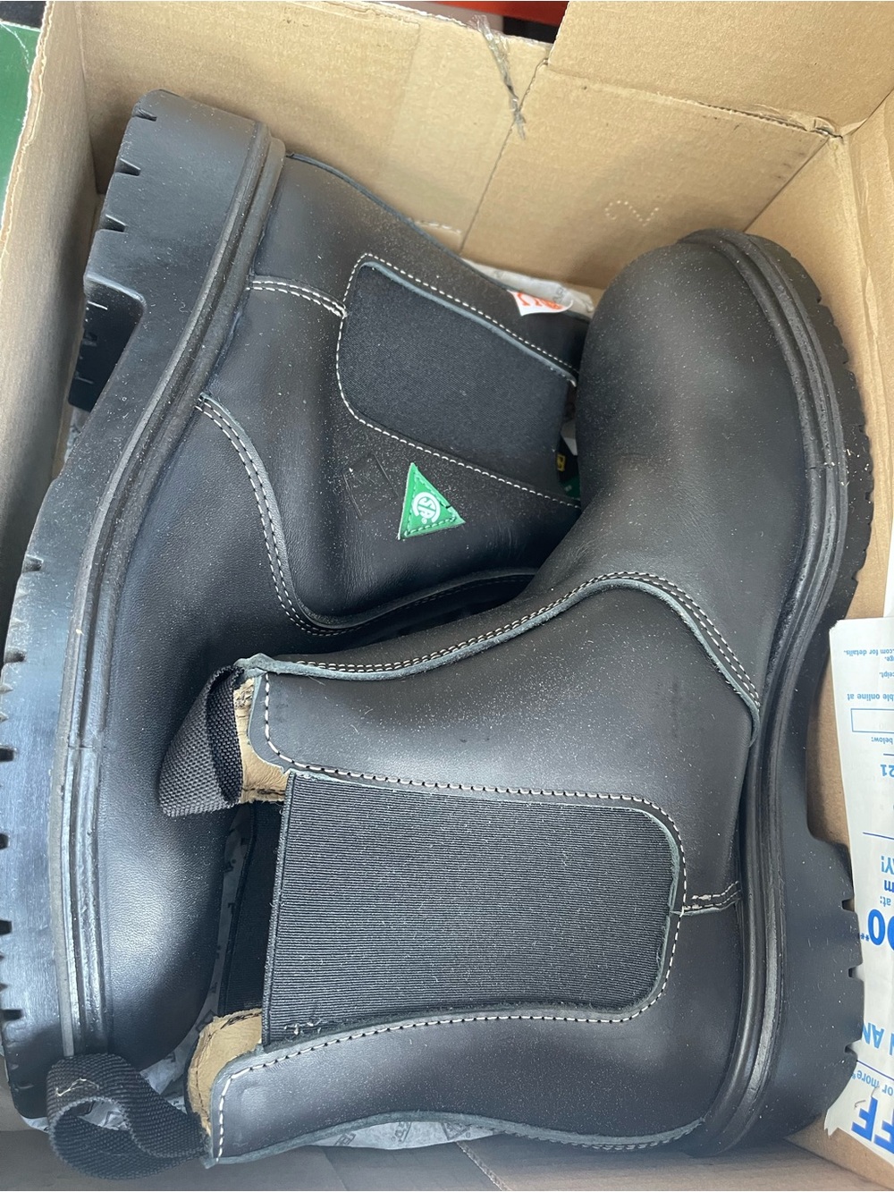 Baffin Black and White Gaiter II Shoe Box Label